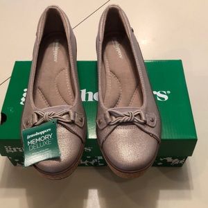 New 🆕Grasshoppers sz 71/2 Metalic taupe